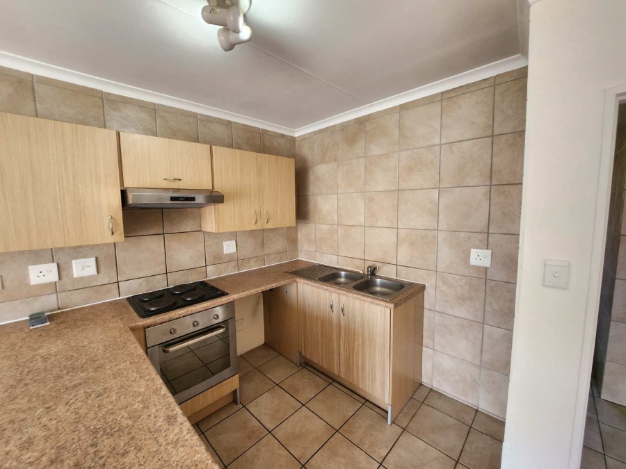 To Let 2 Bedroom Property for Rent in Noordhang Gauteng