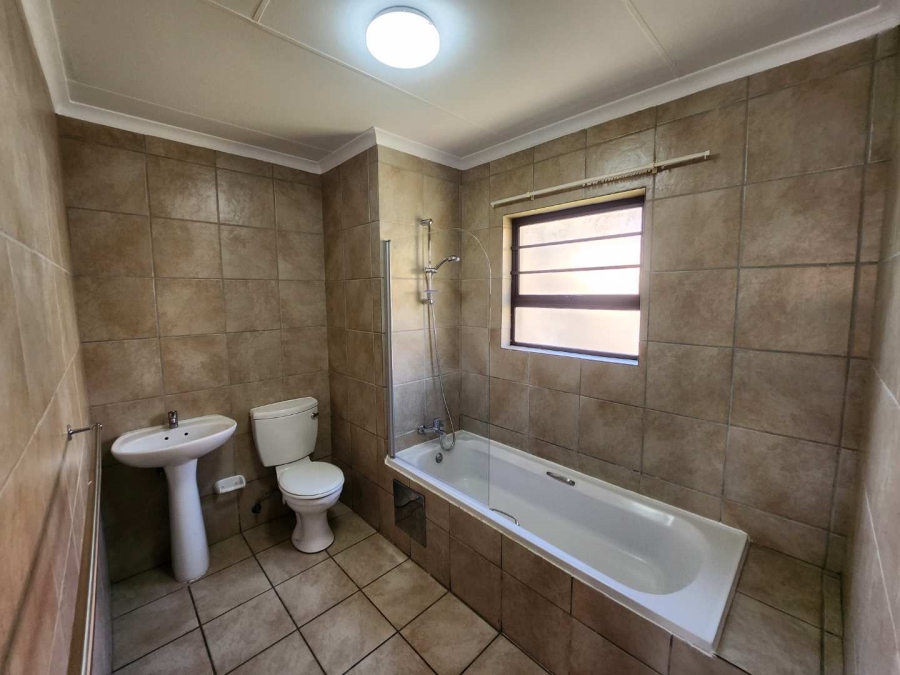 To Let 2 Bedroom Property for Rent in Noordhang Gauteng