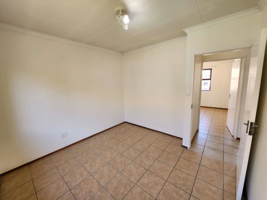 To Let 2 Bedroom Property for Rent in Noordhang Gauteng