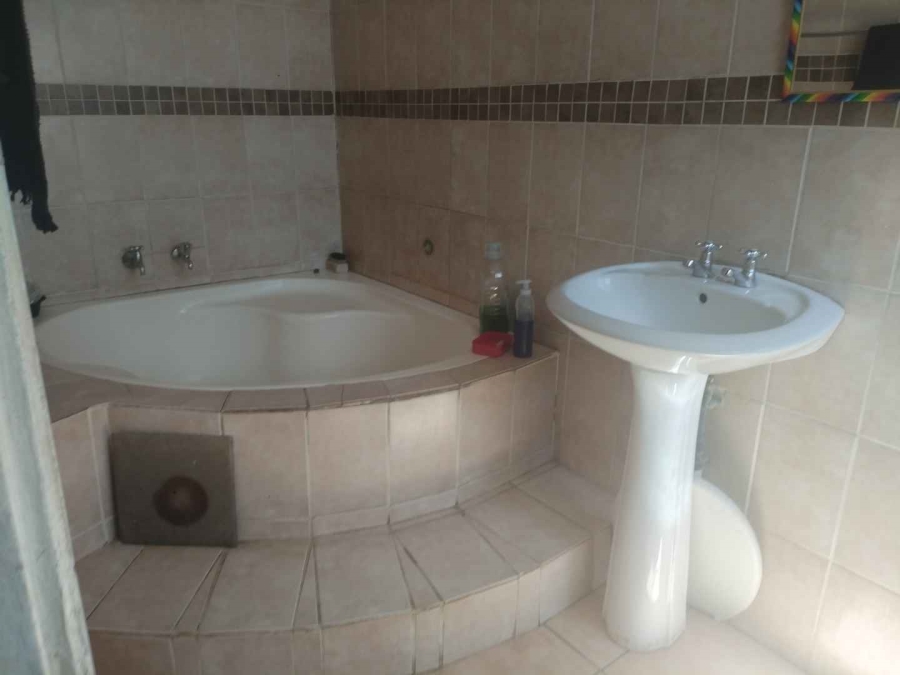 3 Bedroom Property for Sale in Mahube Valley Gauteng