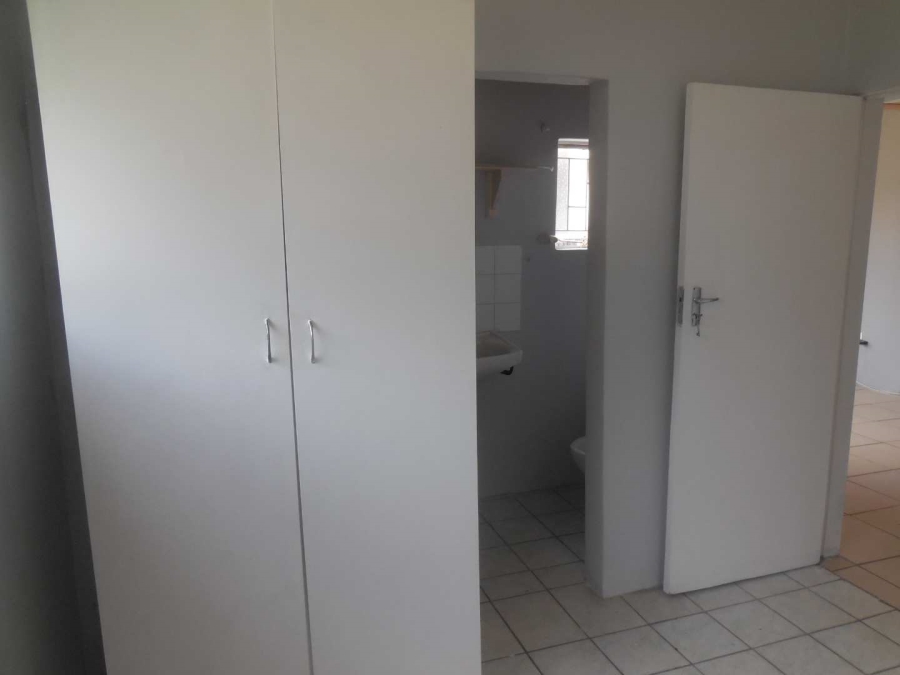 To Let 2 Bedroom Property for Rent in Silverton Gauteng