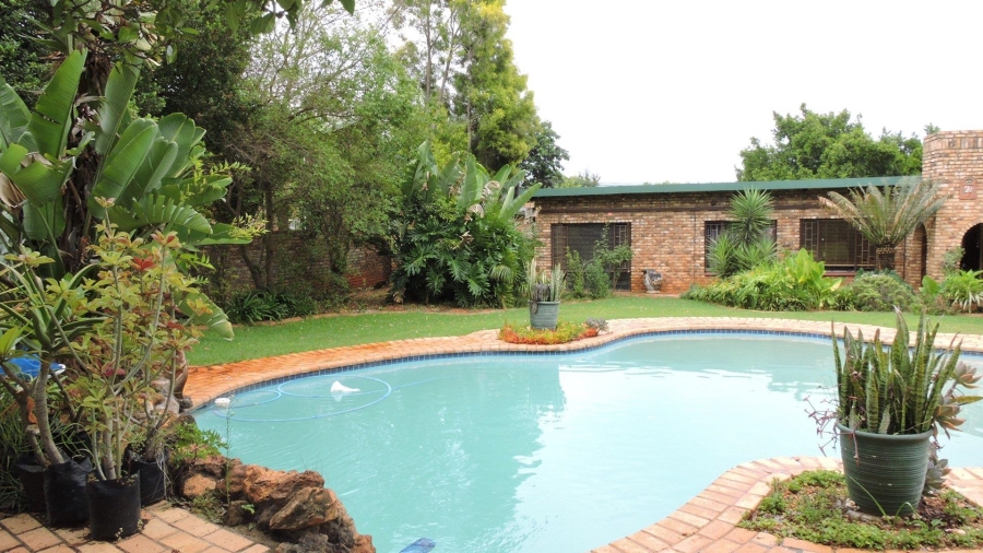 4 Bedroom Property for Sale in Faerie Glen Gauteng