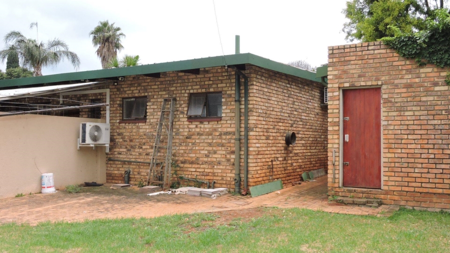 4 Bedroom Property for Sale in Faerie Glen Gauteng