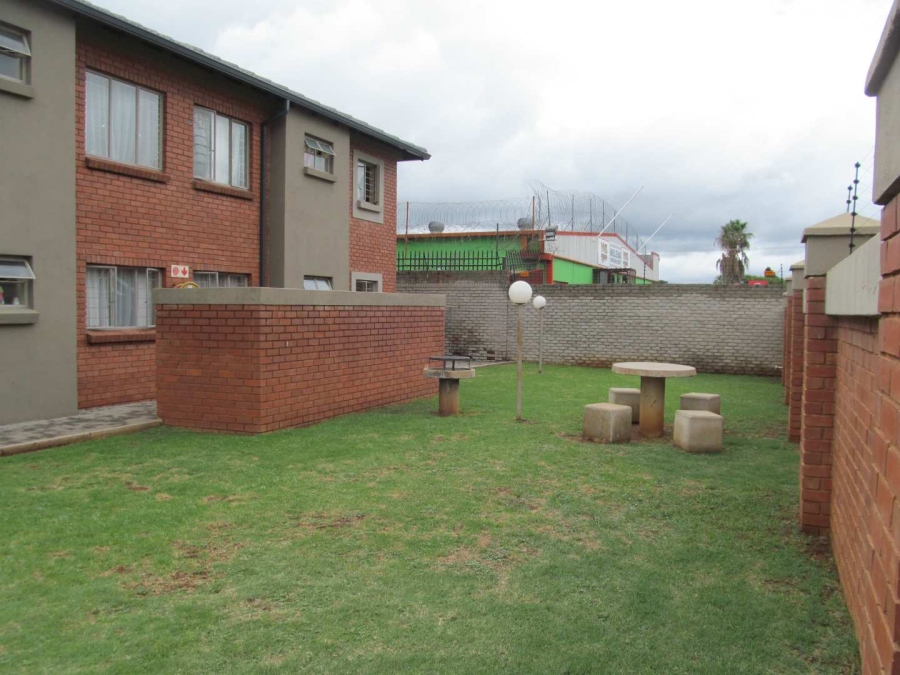 2 Bedroom Property for Sale in Booysens Gauteng