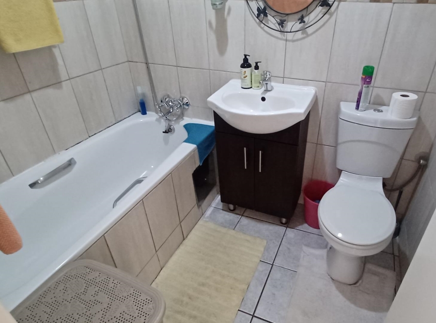 2 Bedroom Property for Sale in Pretoria North Gauteng