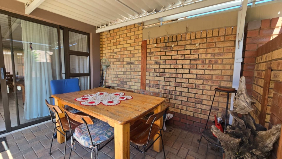 2 Bedroom Property for Sale in Montana Tuine Gauteng