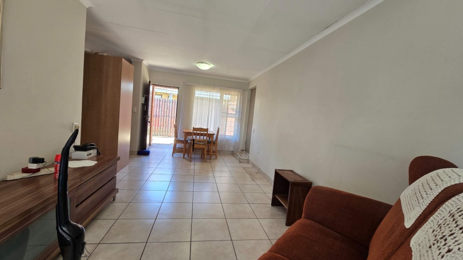 2 Bedroom Property for Sale in Montana Tuine Gauteng