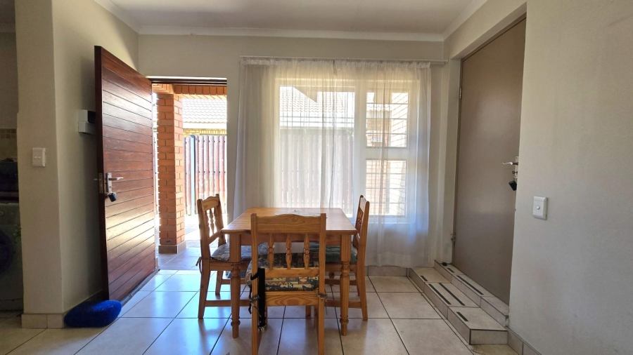 2 Bedroom Property for Sale in Montana Tuine Gauteng