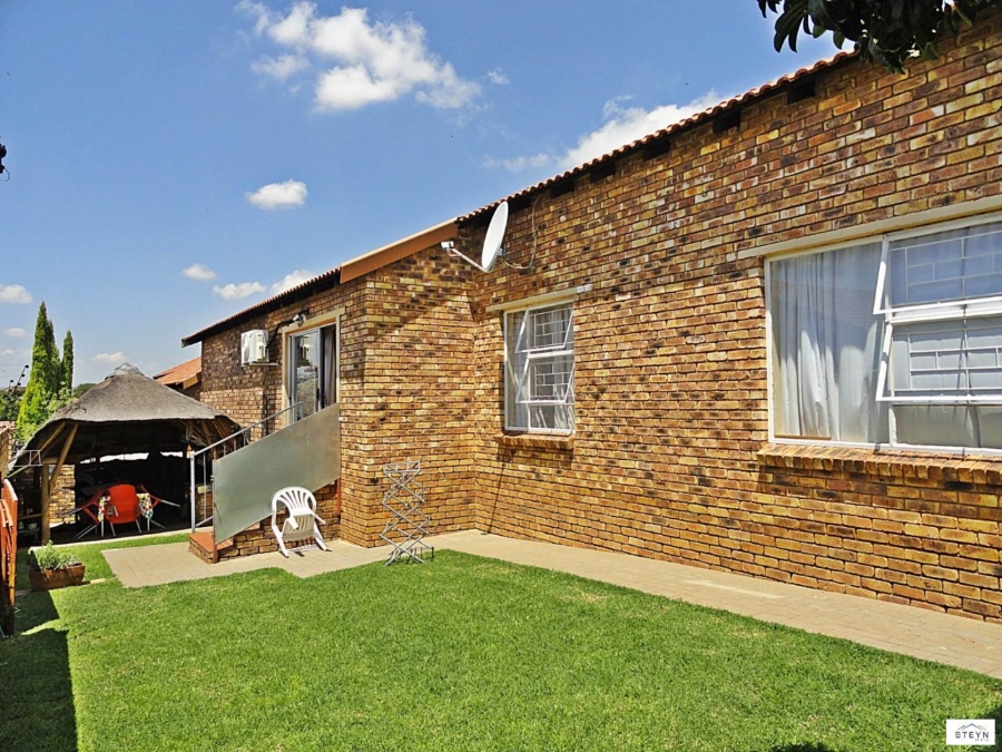 To Let 3 Bedroom Property for Rent in Willowbrook Gauteng