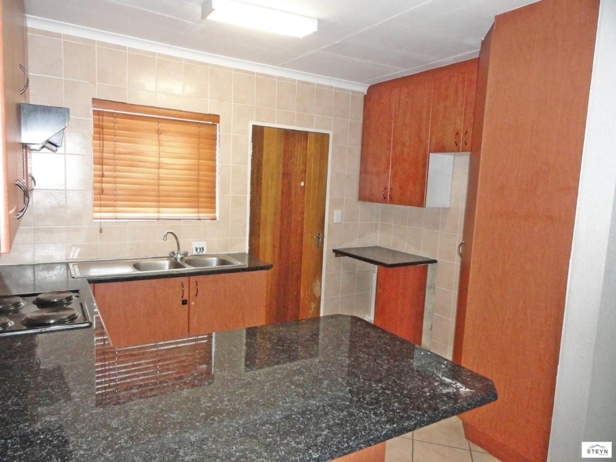 To Let 3 Bedroom Property for Rent in Willowbrook Gauteng