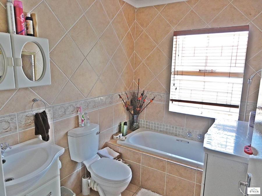 To Let 3 Bedroom Property for Rent in Willowbrook Gauteng