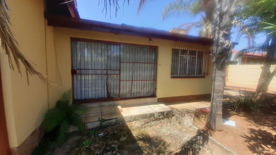 To Let 3 Bedroom Property for Rent in West Park Gauteng