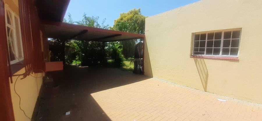 To Let 3 Bedroom Property for Rent in West Park Gauteng