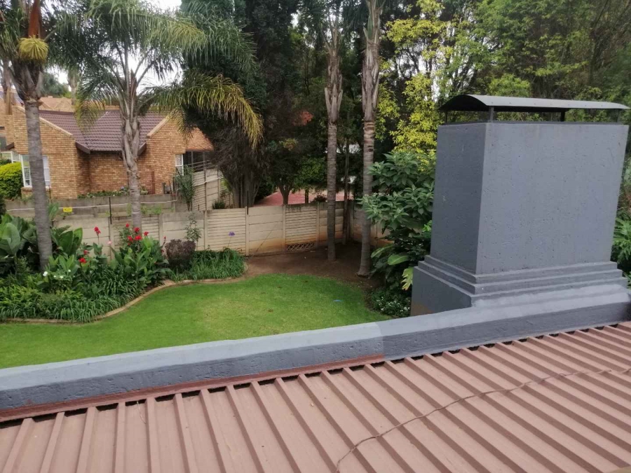 5 Bedroom Property for Sale in Glen Marais Gauteng