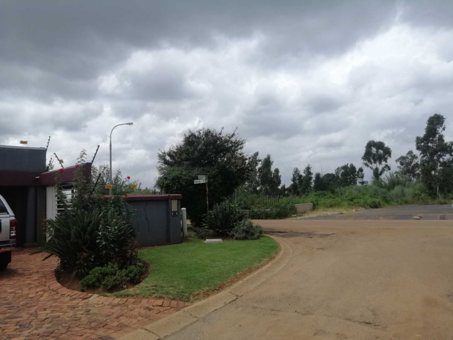 5 Bedroom Property for Sale in Glen Marais Gauteng