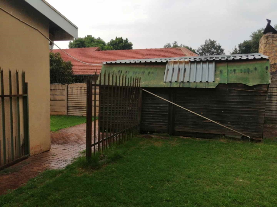 5 Bedroom Property for Sale in Birchleigh Gauteng