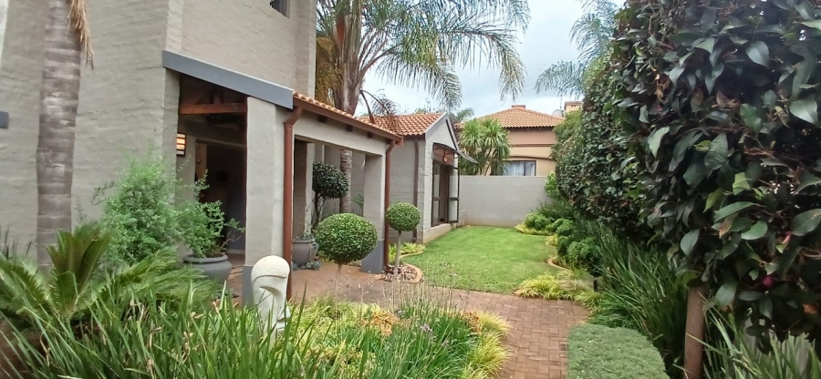 4 Bedroom Property for Sale in Glen Erasmia Gauteng