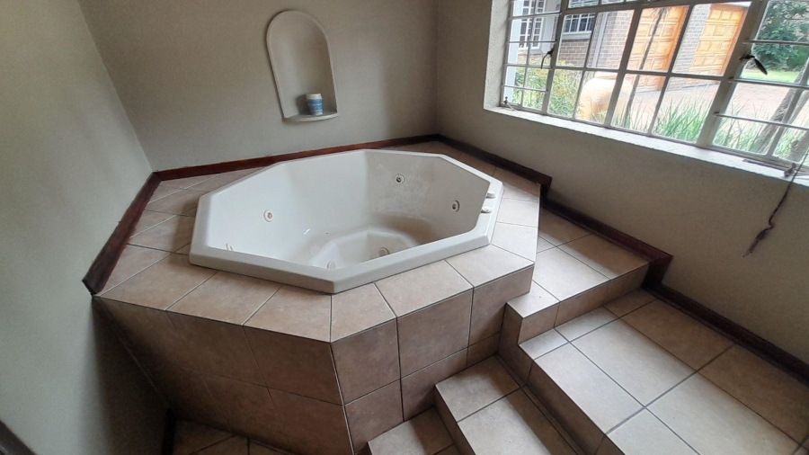 4 Bedroom Property for Sale in Glen Marais Gauteng