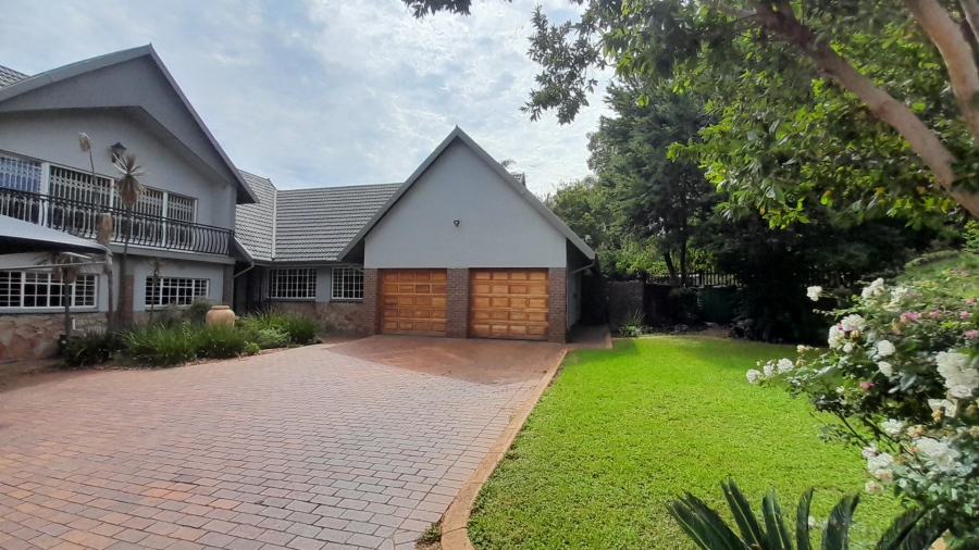 4 Bedroom Property for Sale in Glen Marais Gauteng