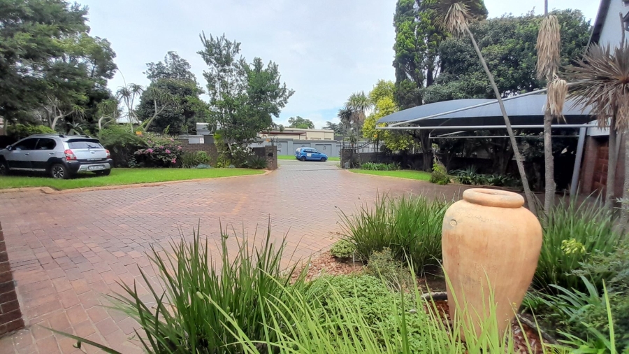 4 Bedroom Property for Sale in Glen Marais Gauteng