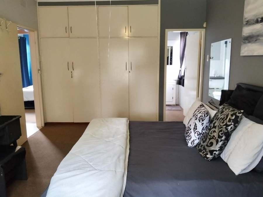 4 Bedroom Property for Sale in Verwoerdpark Gauteng