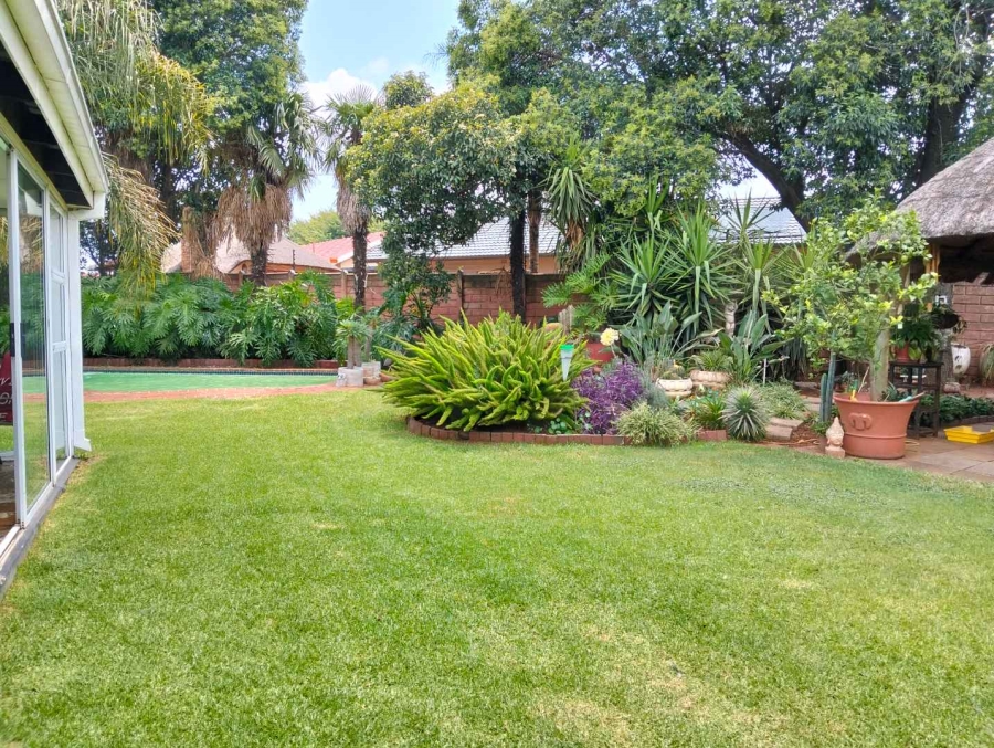 4 Bedroom Property for Sale in Verwoerdpark Gauteng