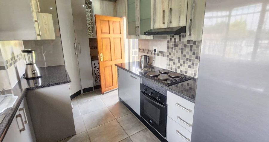 3 Bedroom Property for Sale in Verwoerdpark Gauteng