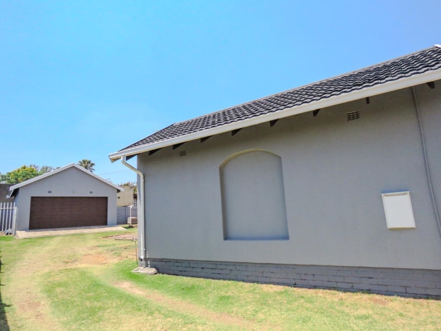 3 Bedroom Property for Sale in Verwoerdpark Gauteng