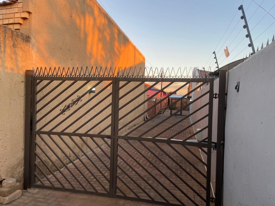 2 Bedroom Property for Sale in Naturena Gauteng