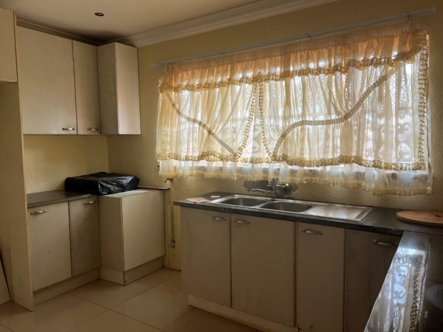 3 Bedroom Property for Sale in Likole Gauteng