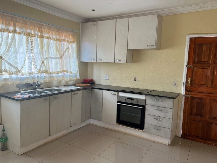 3 Bedroom Property for Sale in Likole Gauteng