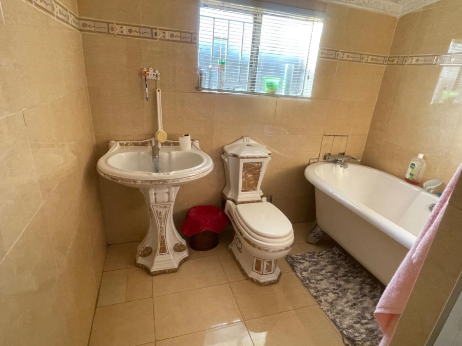 3 Bedroom Property for Sale in Tokoza Gauteng