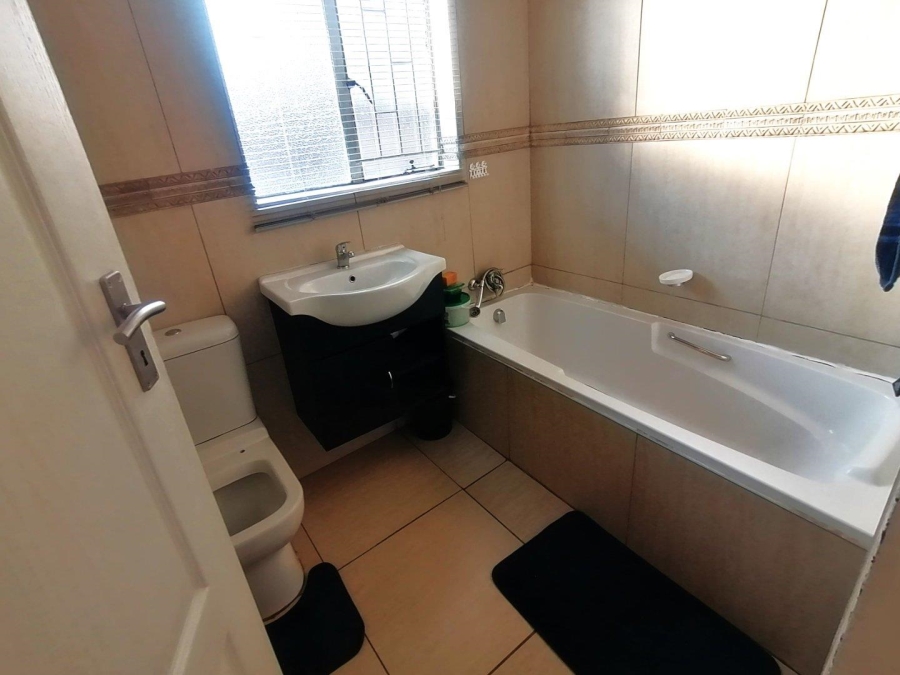 3 Bedroom Property for Sale in Tokoza Gauteng