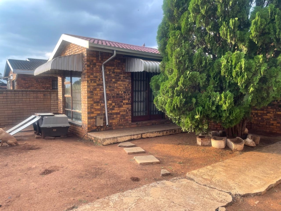 3 Bedroom Property for Sale in Tokoza Gauteng