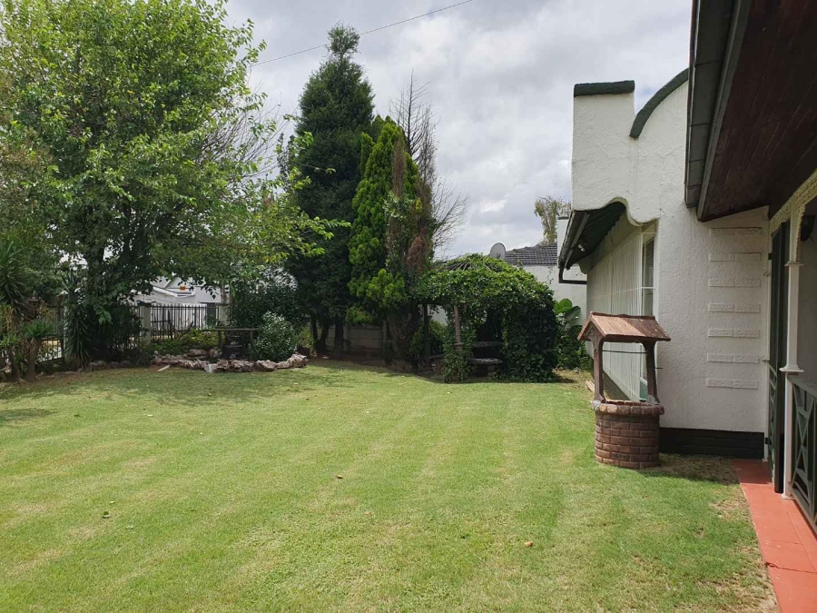 6 Bedroom Property for Sale in Robertsham Gauteng