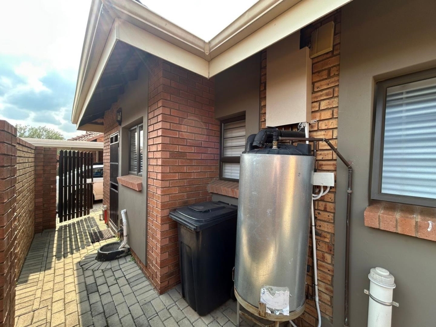 2 Bedroom Property for Sale in Brentwood Park Gauteng