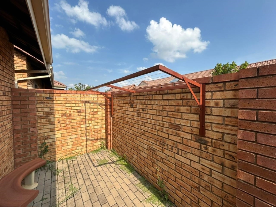 2 Bedroom Property for Sale in Brentwood Park Gauteng