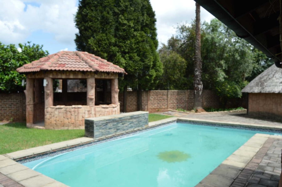 5 Bedroom Property for Sale in Brackenhurst Gauteng