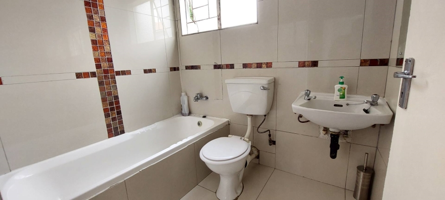 2 Bedroom Property for Sale in Germiston South Gauteng