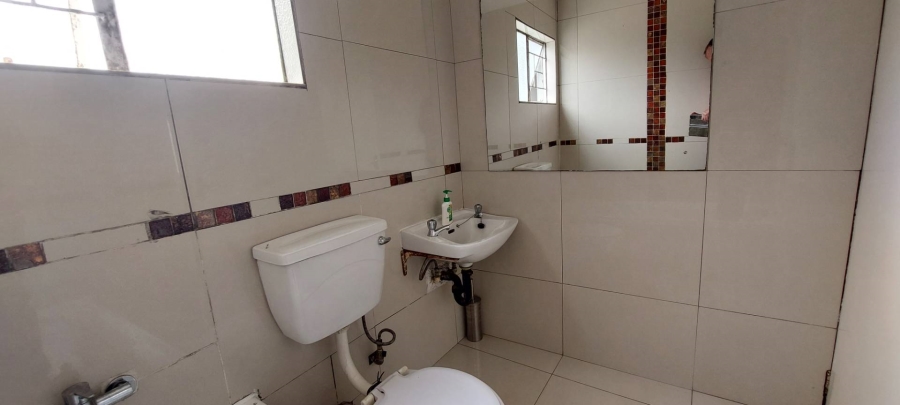 2 Bedroom Property for Sale in Germiston South Gauteng