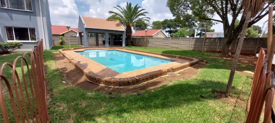 2 Bedroom Property for Sale in Germiston South Gauteng