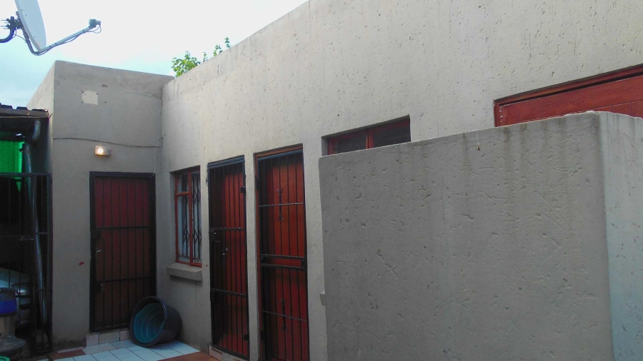 2 Bedroom Property for Sale in Tokoza Gauteng