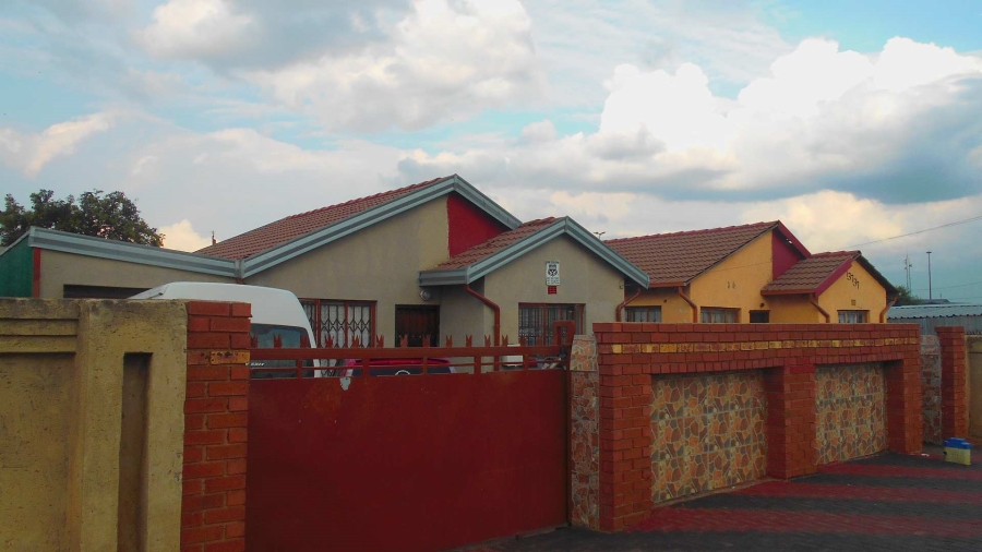 2 Bedroom Property for Sale in Tokoza Gauteng