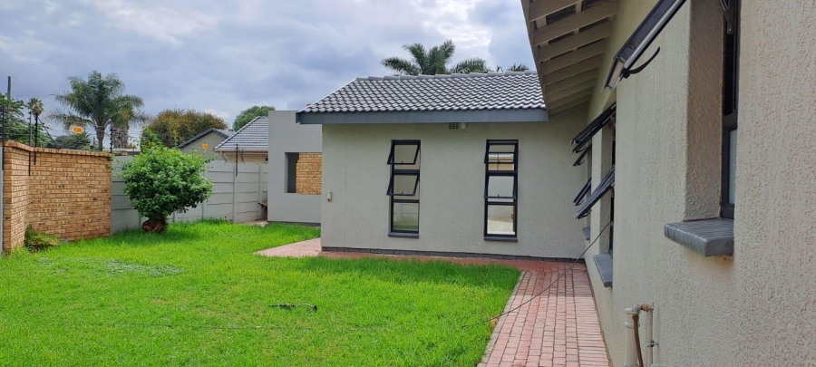 4 Bedroom Property for Sale in Brackenhurst Gauteng