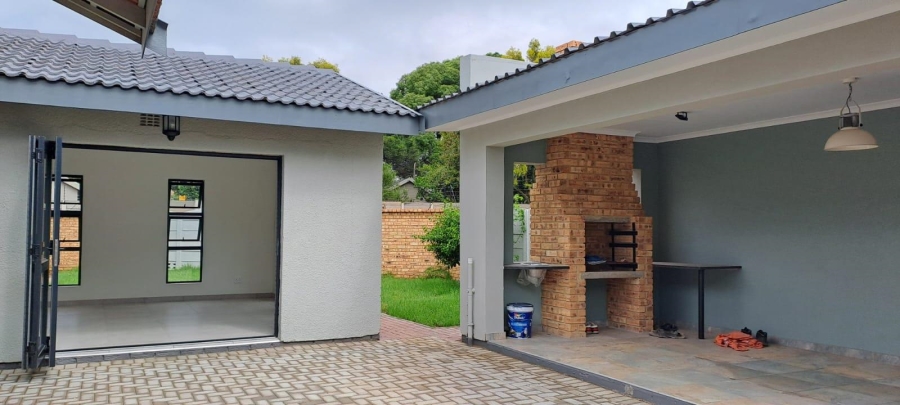 4 Bedroom Property for Sale in Brackenhurst Gauteng