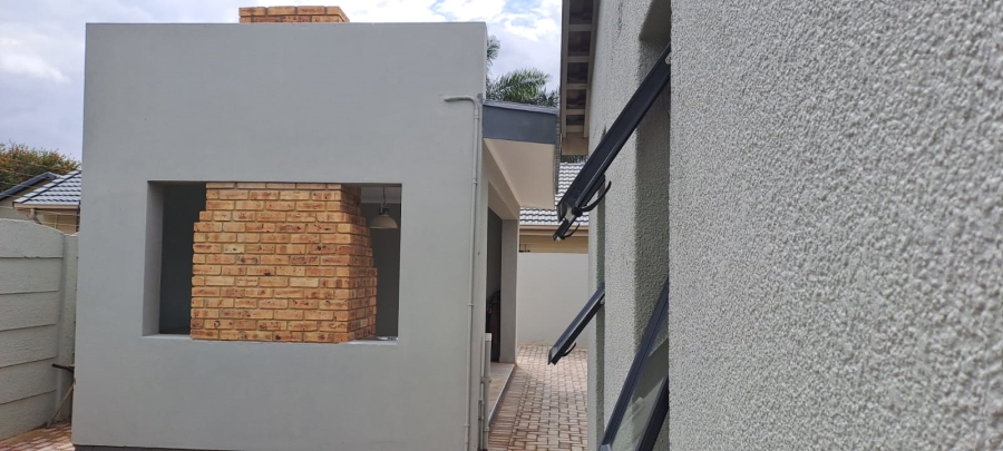 4 Bedroom Property for Sale in Brackenhurst Gauteng