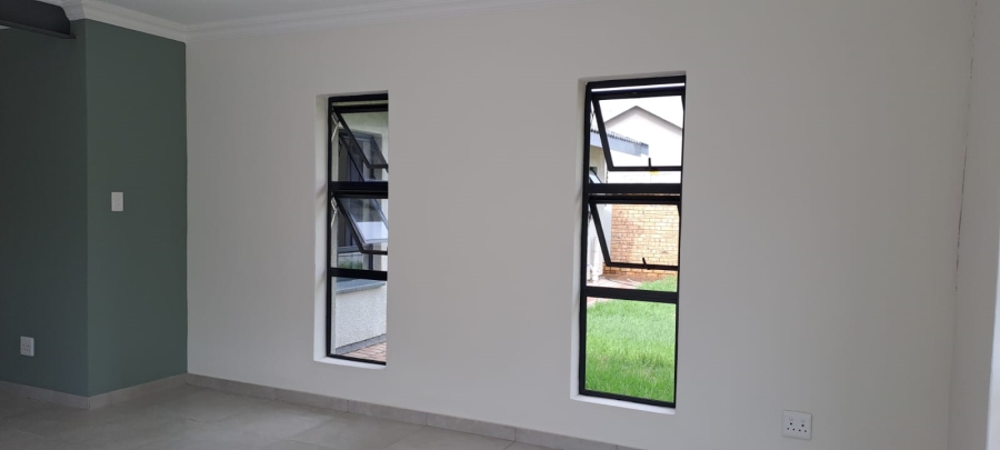 4 Bedroom Property for Sale in Brackenhurst Gauteng