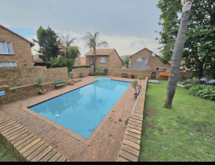 3 Bedroom Property for Sale in Bassonia Gauteng