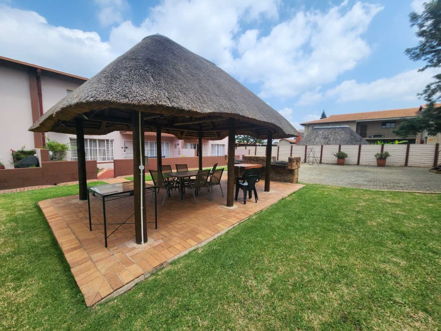 2 Bedroom Property for Sale in Verwoerdpark Gauteng