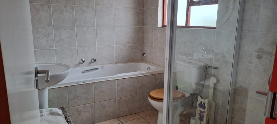 3 Bedroom Property for Sale in Bassonia Gauteng